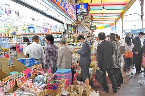 出國買伴手禮要注意！帶維他命、染髮劑與零食都有限量 轉賣他人小心挨罰 上報 生活