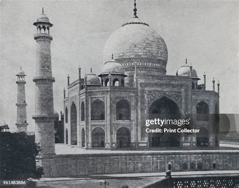 490 Black Taj Mahal Stock Photos, High-Res Pictures, and Images - Getty Images