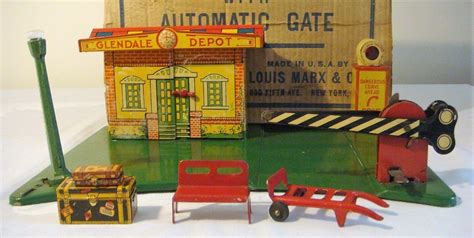 Marx Toys Tin Litho ELECTRIC LIGHTED RAILROAD STATION w/ GATE 30's V ...