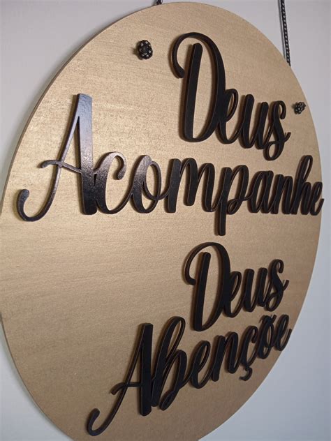 Placa Decorativa mdf 35cm deus Acompanhe Deus Abençoe un