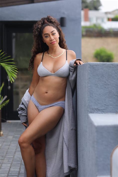 9 Hot Sexy Shannon Boodram Bikini Pics