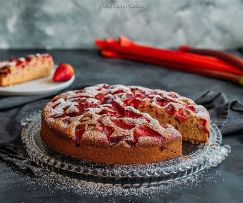 Erdbeer Rhabarber Kuchen Besonders Saftig Mit Joghurt Von Sevencooks