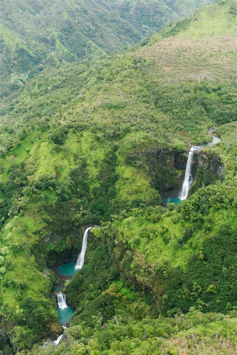 10 Amazing Kauaʻi Waterfalls + Map (for swimming, hiking, families)