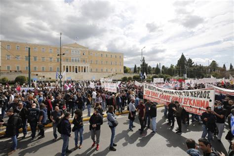 Hiljade ljudi na protestima u Grčkoj zbog smrtonosne željezničke nesreće