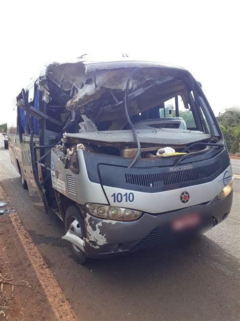 Acidente Entre ônibus E Caminhão Deixa Nove Feridos Em Rodovia De Ms