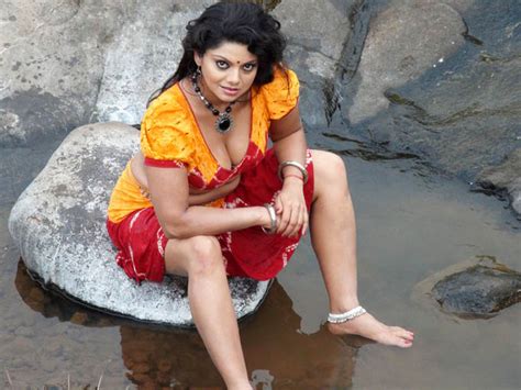 Swathi Varma Hot Stills Cinindya