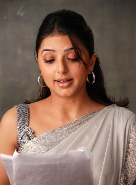 Bhoomika Chawla Hot Saree Stills South Wood Gallery