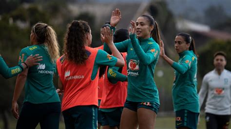 Convocadas da Seleção feminina iniciam preparação de olho na Copa