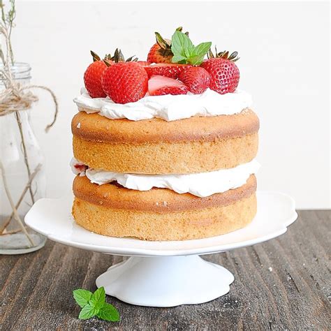 Strawberry And Whipped Cream Naked Cake By Jocelyndchen Quick Easy