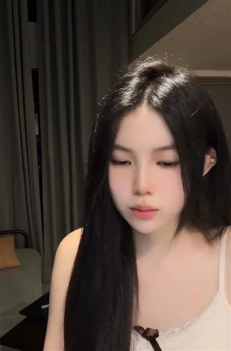 😘 #mingzhu,#HotMoves, #DanceVibes,#SensualDance, #ReelQueen | Mingzhu