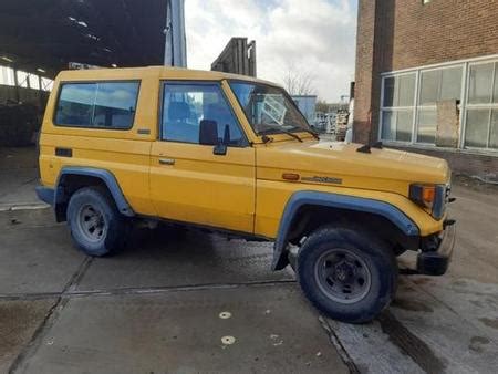 TOYOTA LAND CRUISER Toyota Landcruiser Hzj73 Avec Sperren 1991 Papiers