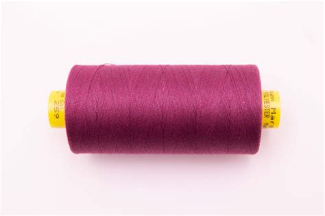 Deco Line lila violett purple veilchen Nähgarn Garn Faden Spule Mara