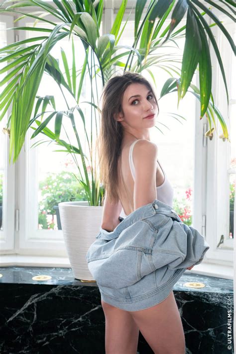 Nelya Skinny Babe Strips