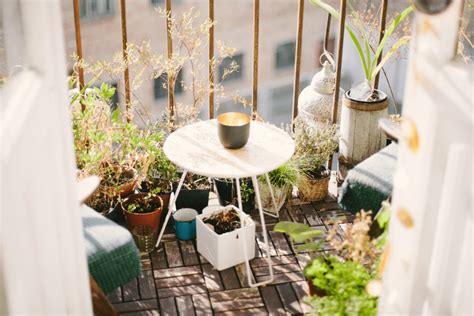 Jak urządzić balkon w bloku Praktyczne porady i inspiracje aju pl