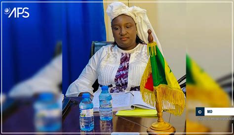 Khady Diène Gaye ministre des sports Le Sénégal nest pas en