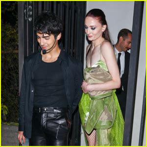 Joe Jonas & Sophie Turner Are Paolo & Isabella From ‘The Lizzie McGuire ...