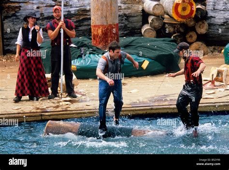 Log Rolling Competition Hi Res Stock Photography And Images Alamy