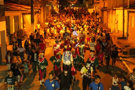 Chegada Do Papai Noel E Acendimento Das Luzes Marcam A Abertura Do