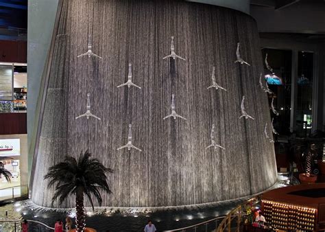 fascinating guide  human waterfall  dubai mall