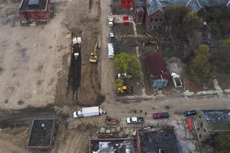 Photos Mass Burials Of Covid 19 Victims At Hart Island Ny