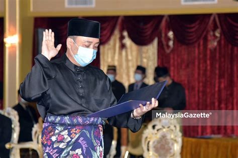 Hajiji Noor Selesai Angkat Sumpah Ketua Menteri Sabah Ke 16