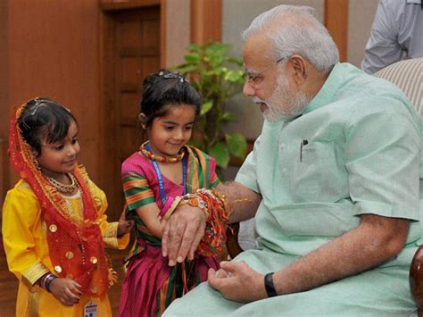 Can Modi replace the image of Chacha Nehru for children? - Oneindia News