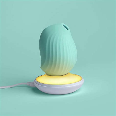 Chanter Aux Oiseaux Avec Le Sex Toy De Biird Fugues