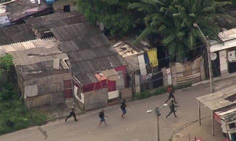 Coronav Rus Tr Fico E Mil Cia Ordenam Toque De Recolher Em Favelas Do