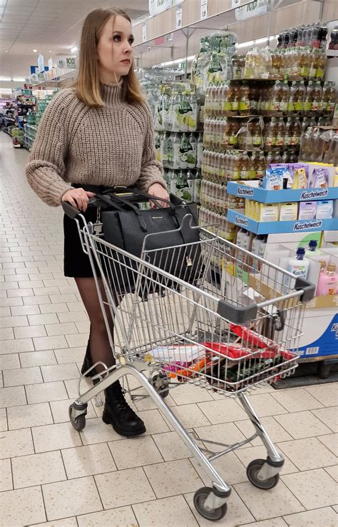 Pics Nylon Legs With Miniskirt Sweet Face Blonde Forum