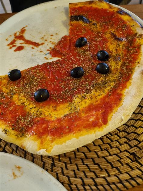 Vegen pizza in Italy (not for me of course) : r/PizzaCrimes