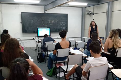 Gr Tis Col Gio Em Osasco Realiza Aul O Preparat Rio Para O Enem Dia