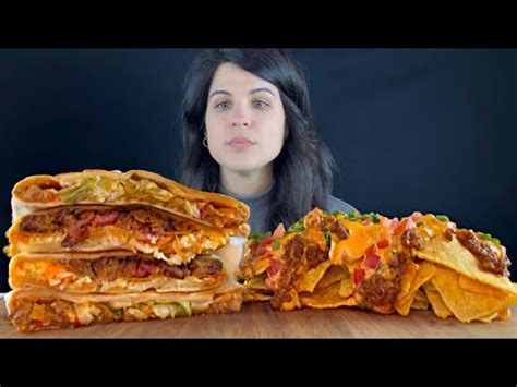 7 Hot Sexy ASMeRi Eats Bikini Pics