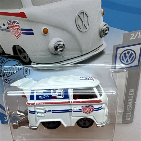 Hot Wheels 2019 Kool Kombi Magnus Walker Urban Outlaw White Super Fast