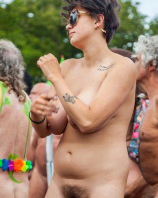Big Tits Sunglasses Brighton 2017 World Naked Bike Ride Porn Pictures