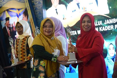 Raih Juara Dua Umum Kendari Siap Jadi Tuan Rumah Jambore Kader PKK