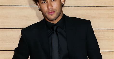 Neymar Exibiu Um Penteado Diferente Com O Cabelo Liso E Virou Assunto