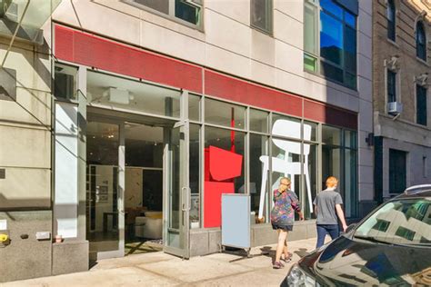 Pop Up Shops For Rent in New York | Storefront 