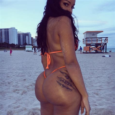 Beach Booty Porn Pic