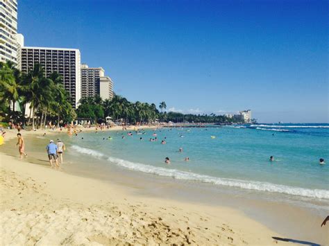 Waikiki Hawaii - Sunny Beach Days | Glamour Coastal Living