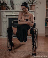 Tattooed Mistress Alexandra Flashes Her Amazing Naked Guns Photos