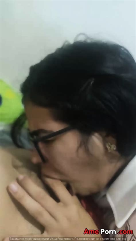 Latina Dando Rico Oral