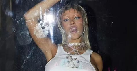 Doja Cat Displays Curves With Legs In Air Wearing Bikini Held Together By String Daily Star