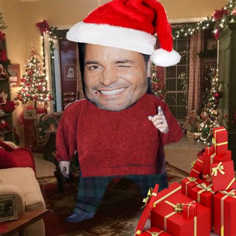 Pin De Lucas Fiorese En Saracatunga Meme De Navidad Fotos Chayanne