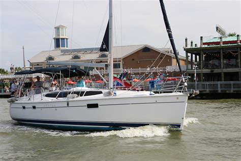 Sailing Charter A Boat Photo Courtesy Of Windward Seaventure Texas