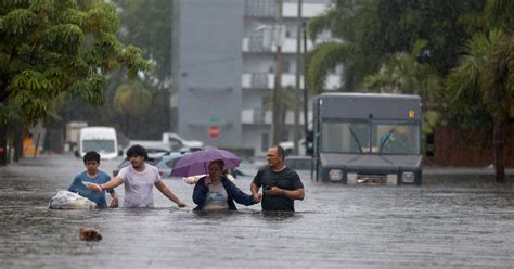 South Florida Sees More Rain, and Travel Delays - The New York Times