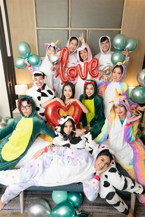 D N Hoa H U N Ng B Ng V I Bikini Trong Ti C Chia Tay C Th N C A H U Thu An