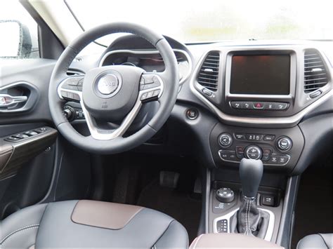 2016 Jeep Cherokee: 89 Interior Photos | U.S. News