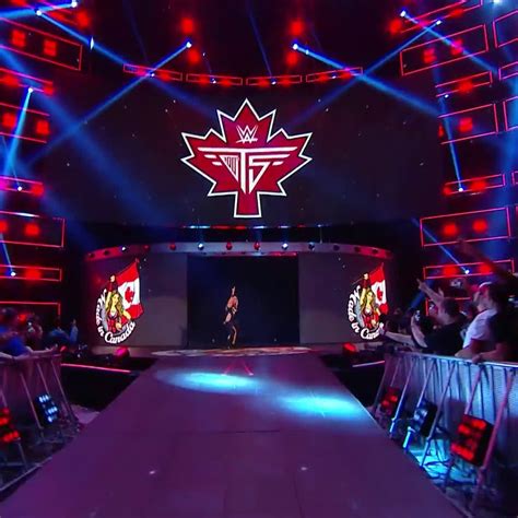 Trish Stratus' Toronto Entrance - The Alternate Laugh Edition : u/RealWWE