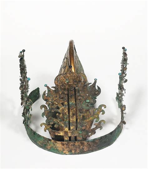 exquisite gilt bronze crown  ancient tomb