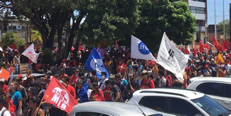 Manifestantes Protestam Contra Bolsonaro Durante Grito Dos Excluídos